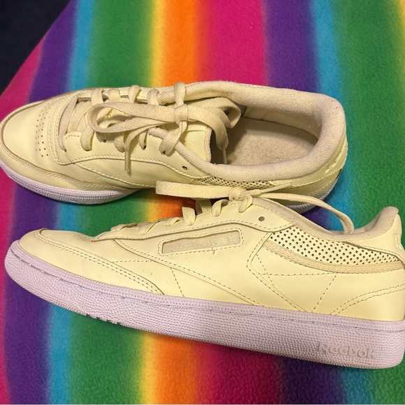 vintage yellow Reeboks - Picture 3 of 4